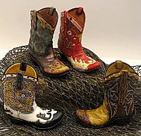 Resin Mini Boots Assorted priced each 049-15720