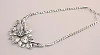 Silver Tone Flower Necklace 049-40343