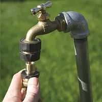 CAMCO 20135 Quick Hose Connect Brass