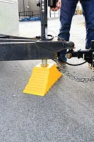 CAMCO 44435 Tandem Wheel Chock (E/F)