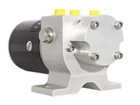 RAYMARINE M81123 Hydraulic Reversing Pump Type 2 24V