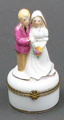 Wedding Couple on Mini Trinket Box 01-37308