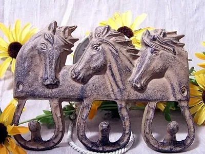 Rustic Brown Cast Iron 3 Horse Hook 0170-01512