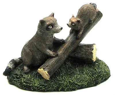 Resin Raccoons on Log 049-11651