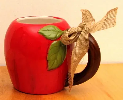 Ceramic Apple Mug 049-16176