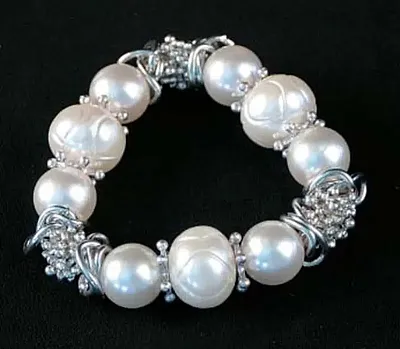 Silver Tone & White Beads Stretch Bracelet 049-40154