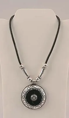 Silver Tone Pendant Necklace 049-40347
