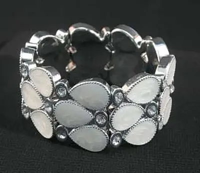 White Stretch Bracelet 049-40439