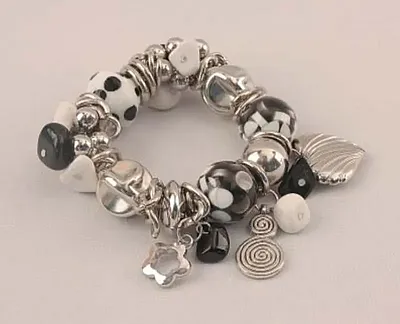 Black and White Beads Bracelet 049-40495