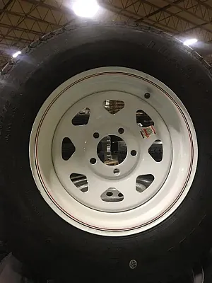 AMERICANA 3S540 St205/75D15 C/5H Spk Wht Str K558 K