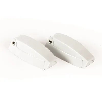 CAMCO 44173 Bag Door Catch Whte 2/Cd