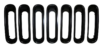CROWN AUTO RT26056 Grille Insert Set