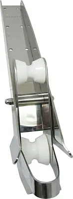 LEWMAR 66840085 23&#039; Pivoting Bow Roller
