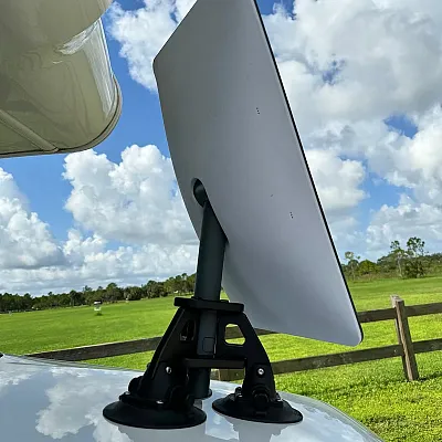 SEASUCKER SM6179B Starlink Pole Mount (Black)