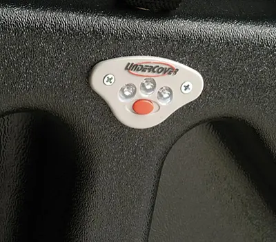 UNDERCOVER AS1304IL 3 Led Light