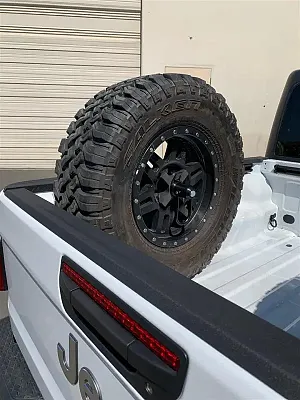 WILCO OFFROA UBM34507J Bed Mounted Tire Carriers